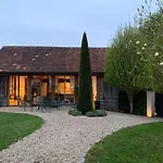 In Der Steiermark Mit Pool & Aussicht Fehring