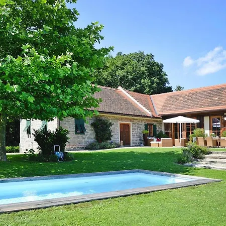 In Der Steiermark Mit Pool & Aussicht Vakantiehuis Fehring