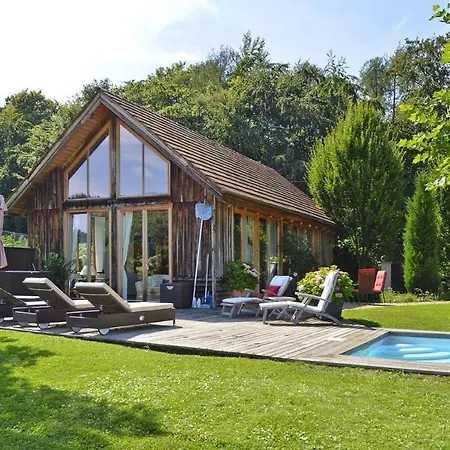 In Der Steiermark Mit Pool & Aussicht Casa de Férias Fehring