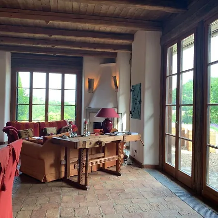 In Der Steiermark Mit Pool & Aussicht Fehring