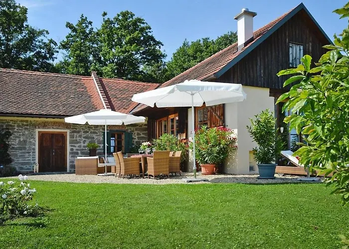 In Der Steiermark Mit Pool & Aussicht * Fehring