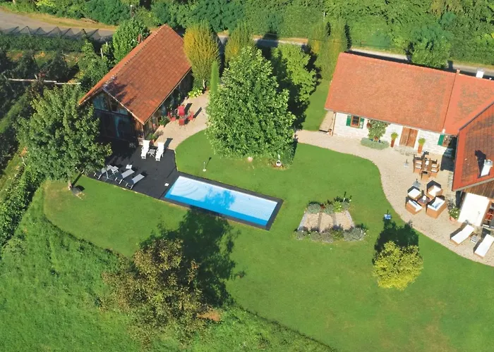 In Der Steiermark Mit Pool & Aussicht * Fehring