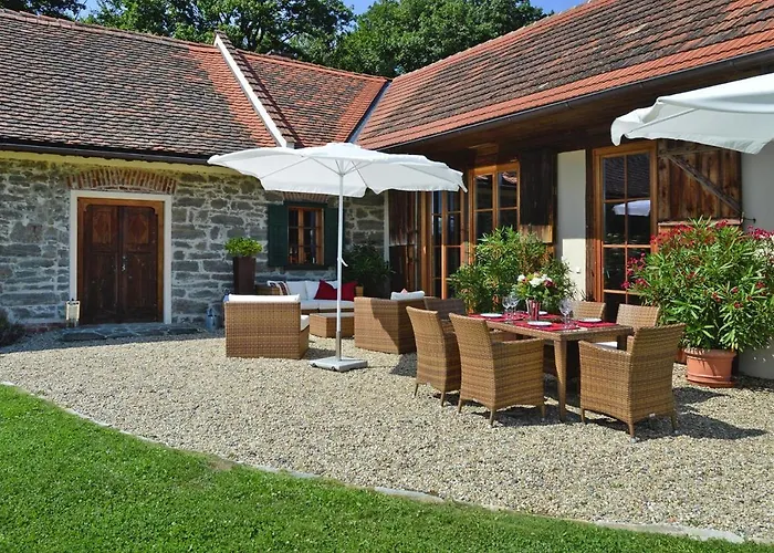 In Der Steiermark Mit Pool & Aussicht * Fehring