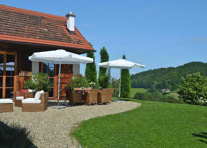 In Der Steiermark Mit Pool & Aussicht بيت للعطل Fehring
