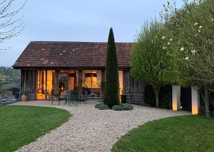 In Der Steiermark Mit Pool & Aussicht Fehring