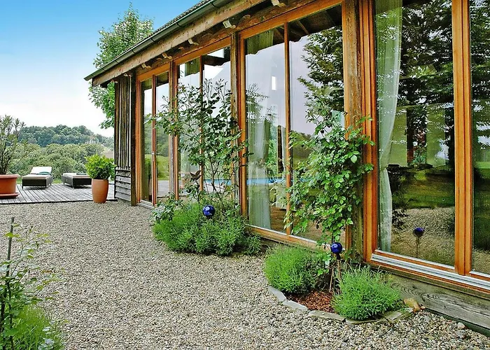 In Der Steiermark Mit Pool & Aussicht Fehring