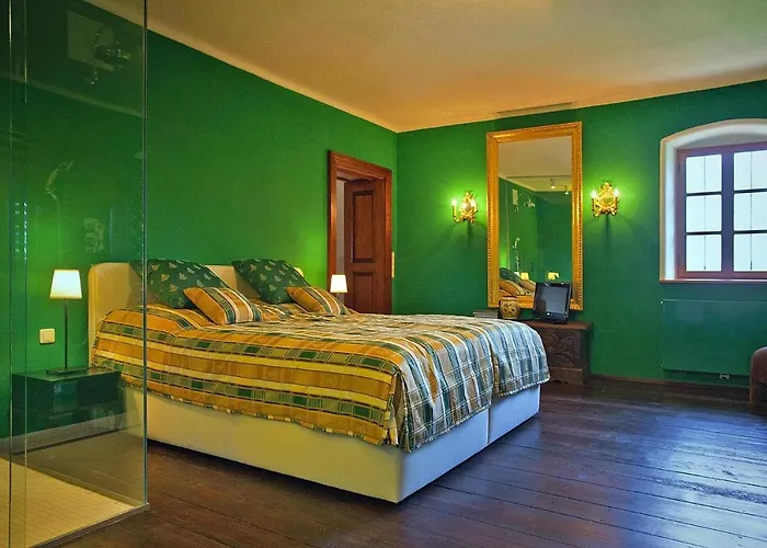 In Der Steiermark Mit Pool & Aussicht Fehring