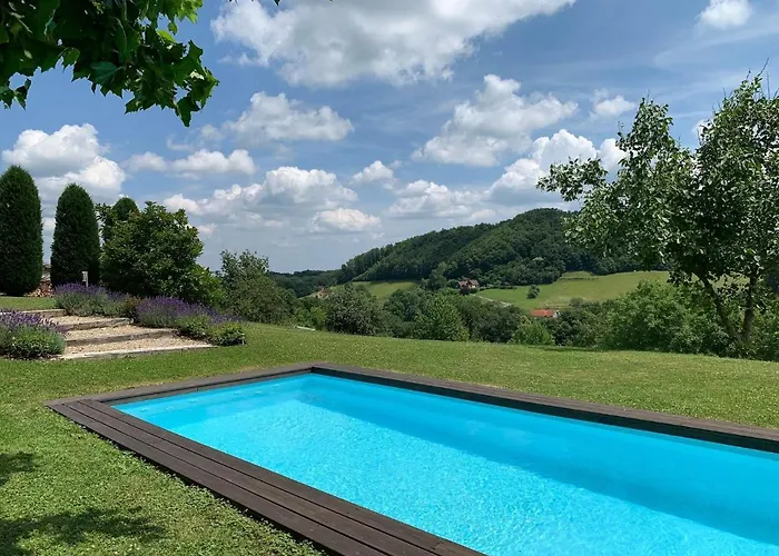 بيت للعطل In Der Steiermark Mit Pool & Aussicht
