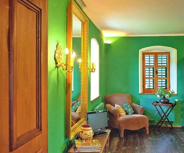 In Der Steiermark Mit Pool & Aussicht Fehring