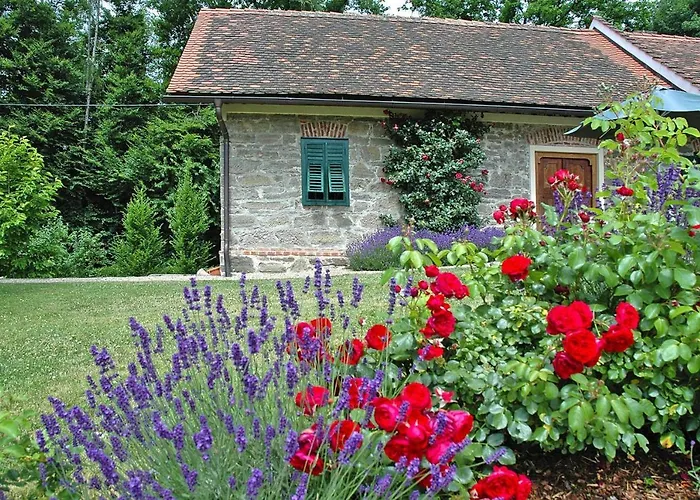 In Der Steiermark Mit Pool & Aussicht بيت للعطل *