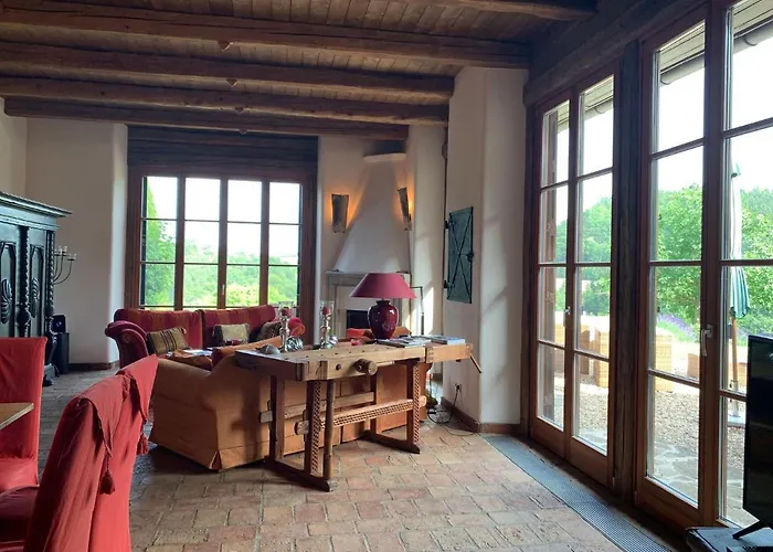 In Der Steiermark Mit Pool & Aussicht Fehring